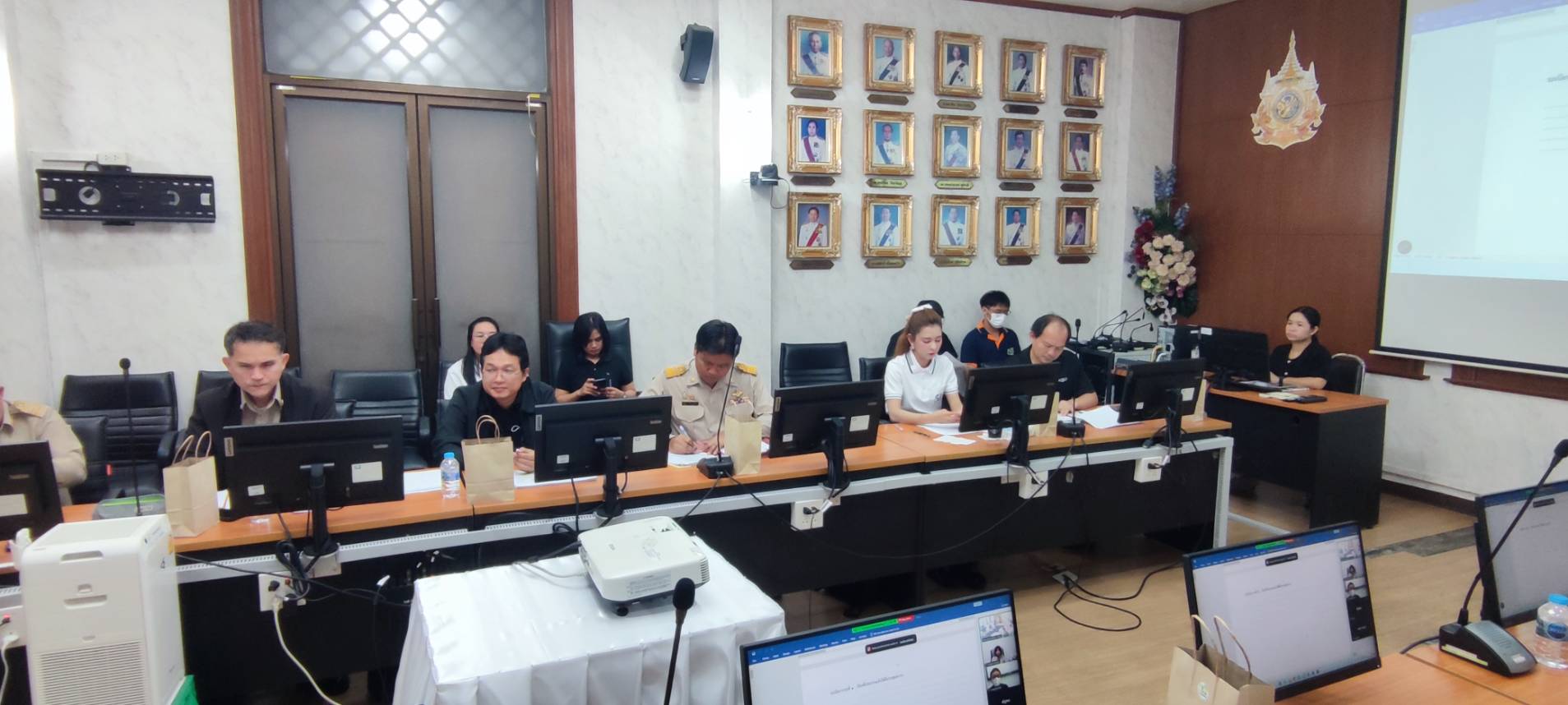 title - รองเลขาธิการ ส.ป.ก. เป็นประธานการประชุมชี้แจงแนวทางการจัดทำโครงการและการใช้จ่ายเงินกองทุนการปฏิรูปที่ดินเพื่อเกษตรกรรม ประจำปีงบประมาณ พ.ศ. 2570